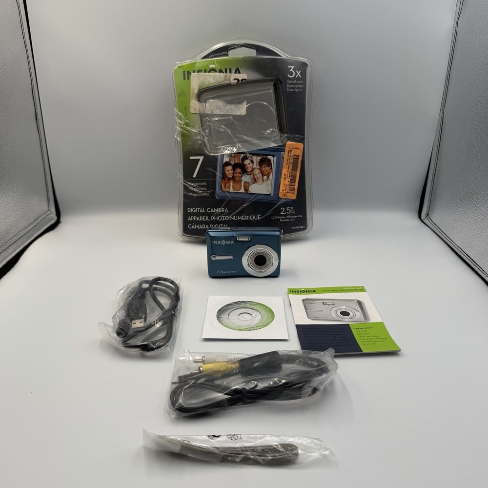 Insignia NS-DSC7B09 7.0MP Digital Camera Blue Tested Working Open Box